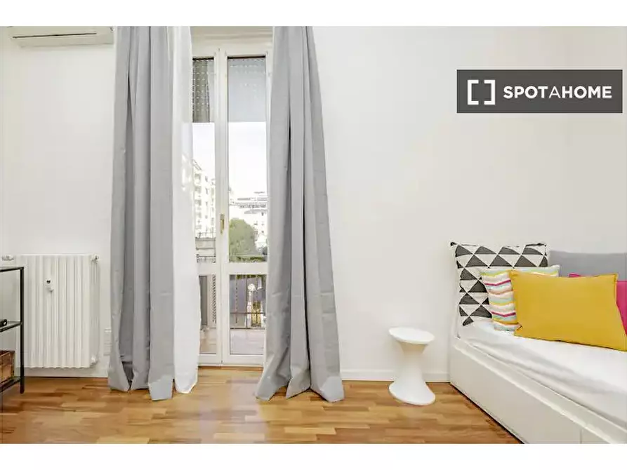 Immagine 6 di Appartamento in affitto  in Via Giambellino a Milano