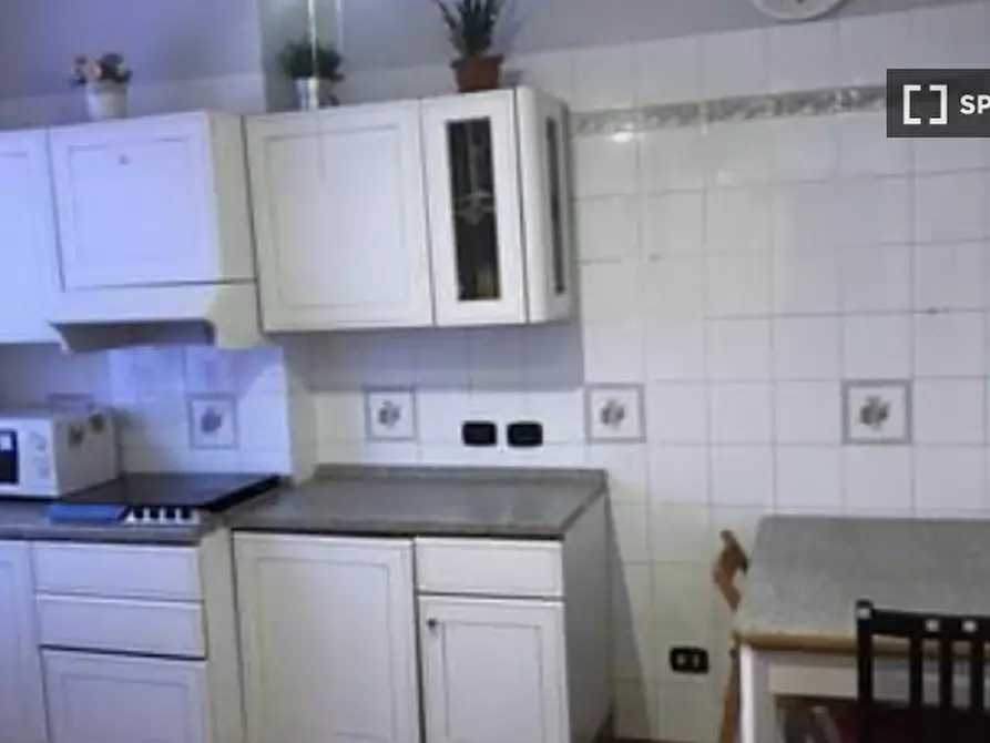 Immagine 16 di Camera condivisa in affitto  in Via Appia Nuova a Roma