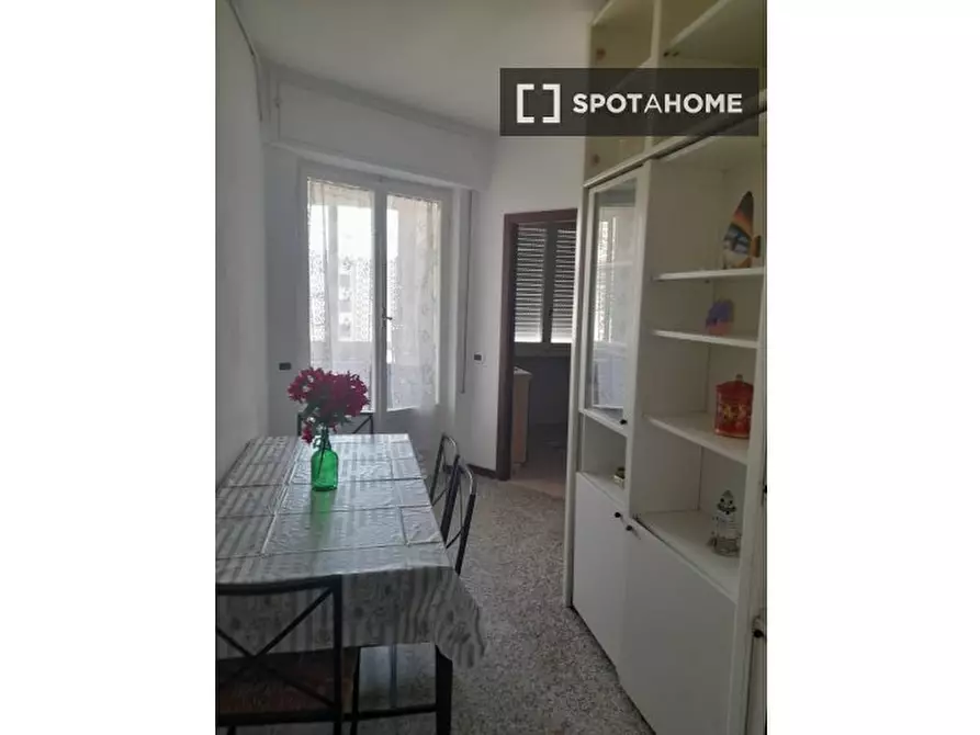 Immagine 4 di Camera condivisa in affitto  in Via Domenico Cucchiari a Roma