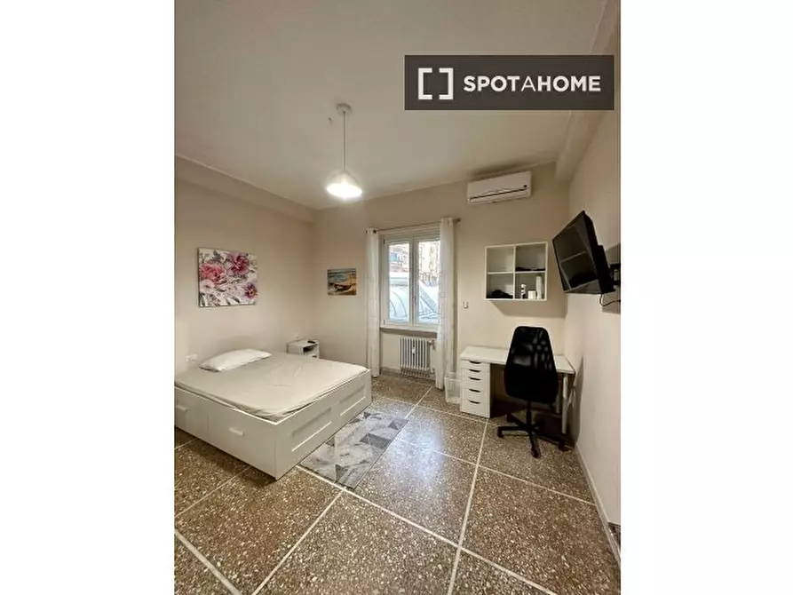 Immagine 5 di Camera condivisa in affitto  in Via Cesare Rasponi a Roma