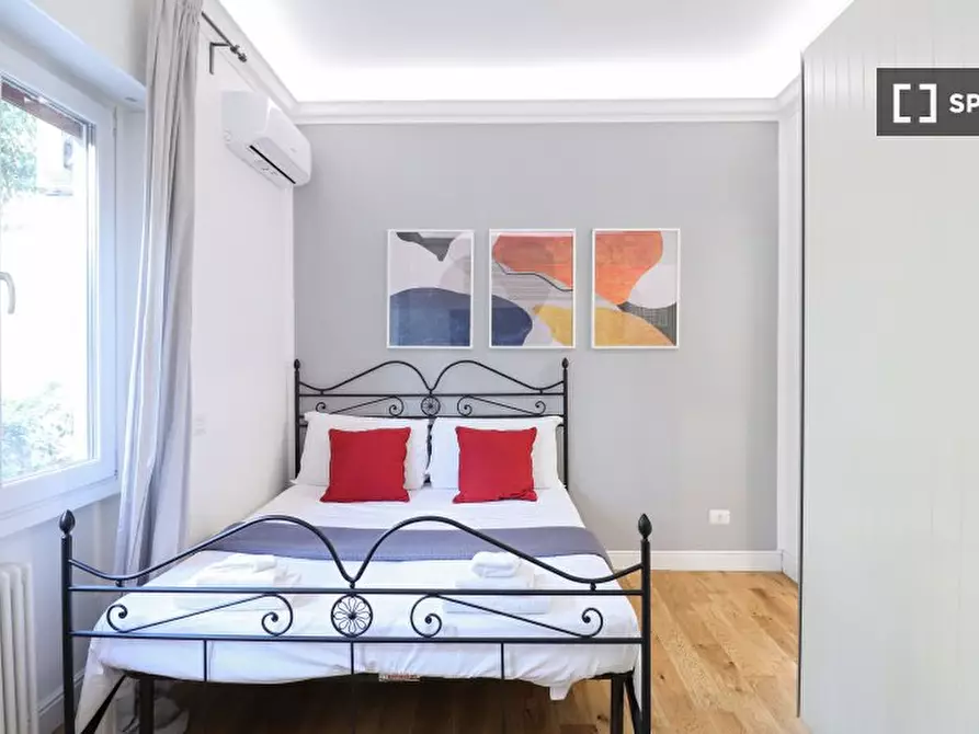 Immagine 9 di Camera condivisa in affitto  in Via Casilina a Roma