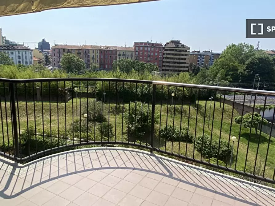 Immagine 5 di Appartamento in affitto  in Via Giambellino a Milano