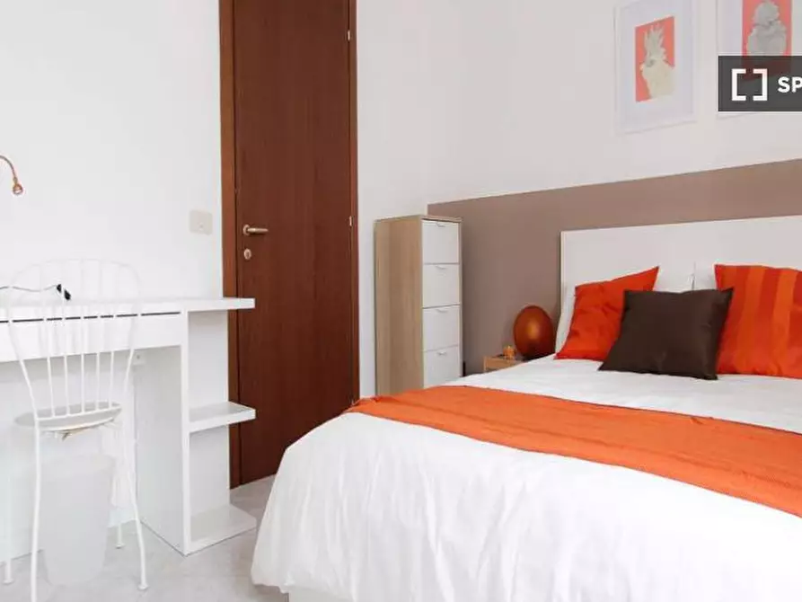 Immagine 3 di Camera condivisa in affitto  in Viale Ortles a Milano