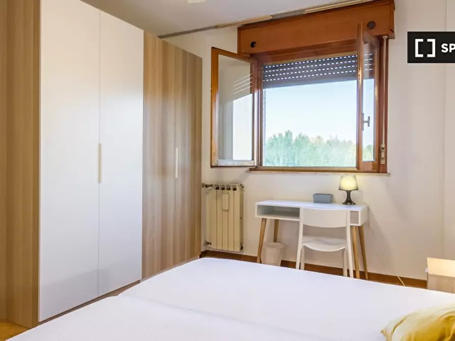 Immagine 4 di Camera condivisa in affitto  in Via dei Missaglia a Milano