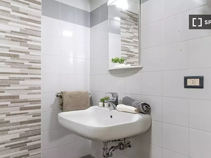 Immagine 12 di Camera condivisa in affitto  in Via del Brennero a Trento