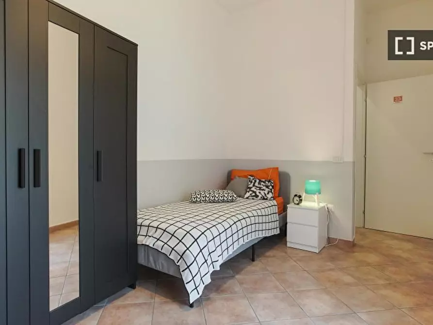 Immagine 3 di Camera condivisa in affitto  in Via Pignasecca n. a Napoli