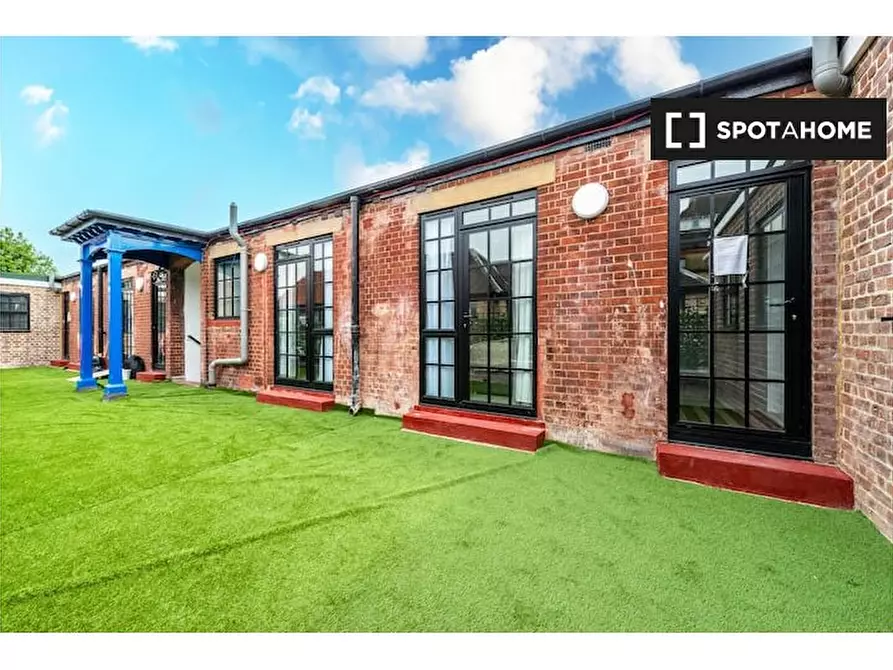 Immagine 4 di Appartamento in affitto  in Flat Devonshire House 577 High Road N17 6SB a Tottenham