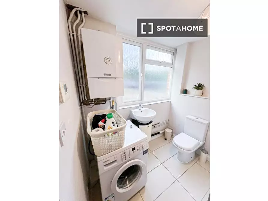 Immagine 11 di Appartamento in affitto  in Netherwood St a Camden Town
