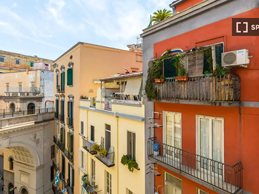 Immagine 8 di Appartamento in affitto  in Via Chiaia a Napoli