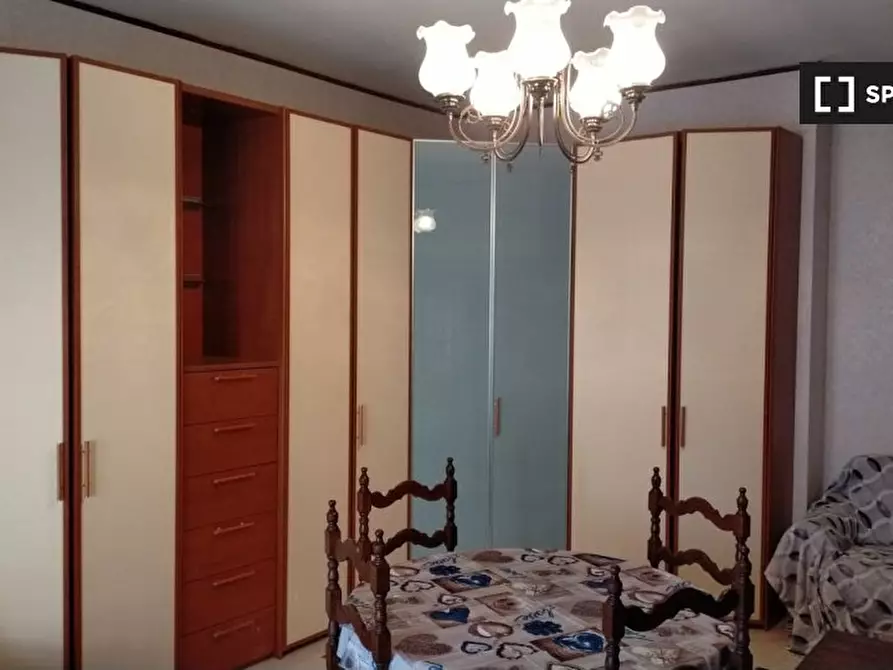 Immagine 2 di Camera condivisa in affitto  in Via Pian Due Torri a Roma