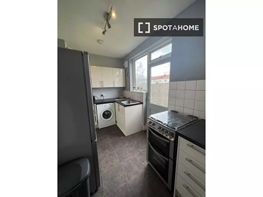 Immagine 11 di Camera condivisa in affitto  in Woodmansterne Rd a Lambeth