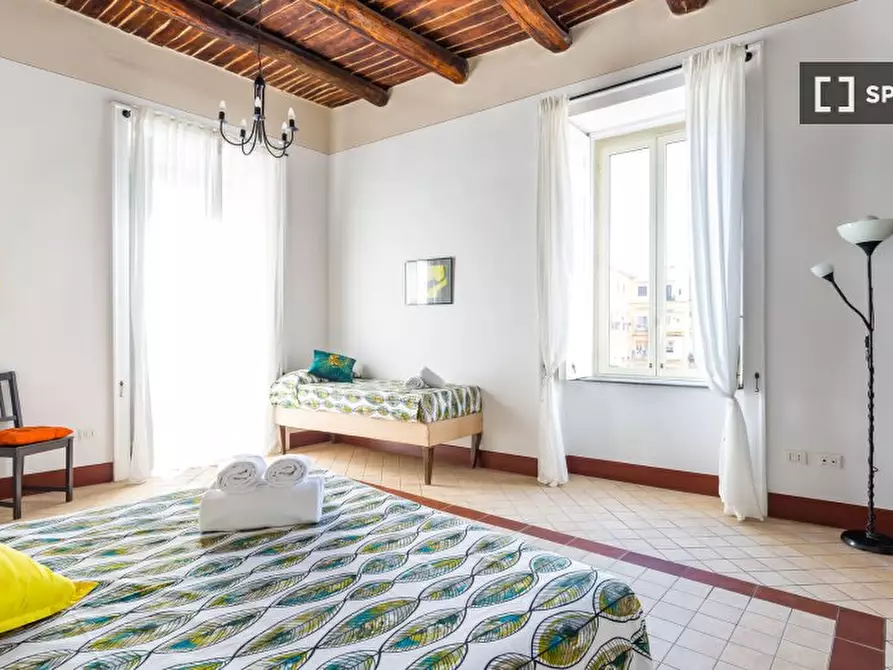 Immagine 10 di Appartamento in affitto  in Supportico Lopez a Napoli