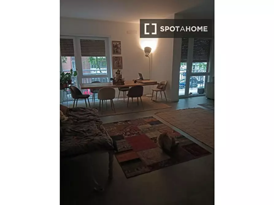 Immagine 6 di Camera condivisa in affitto  in Via Ippolito Nievo a Roma