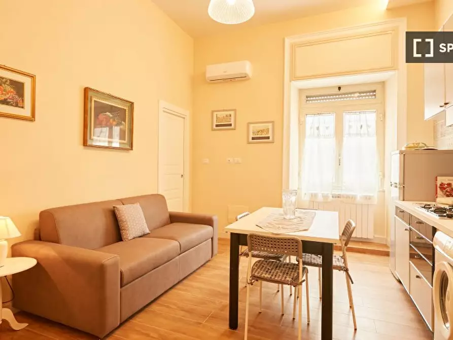 Immagine 2 di Appartamento in affitto  in Via Foggia a Napoli