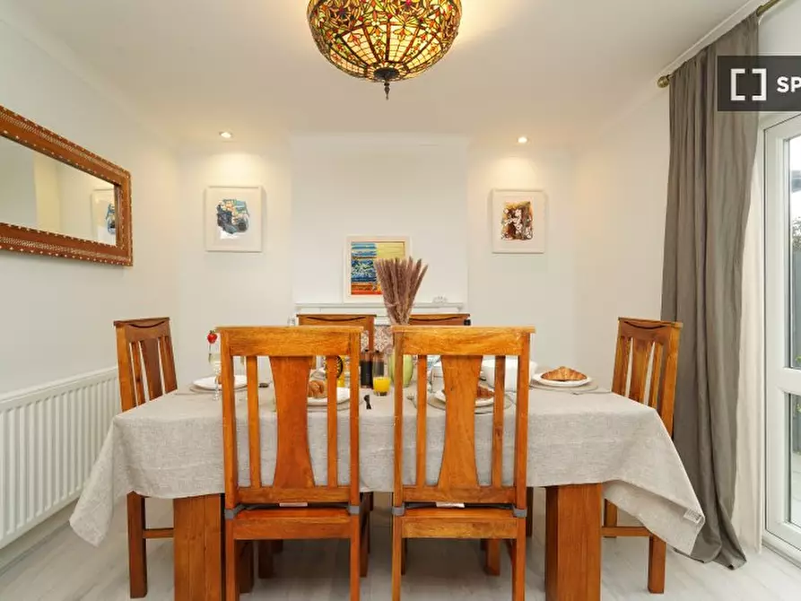 Immagine 10 di Appartamento in affitto  in Brampton Gardens a West Molesey