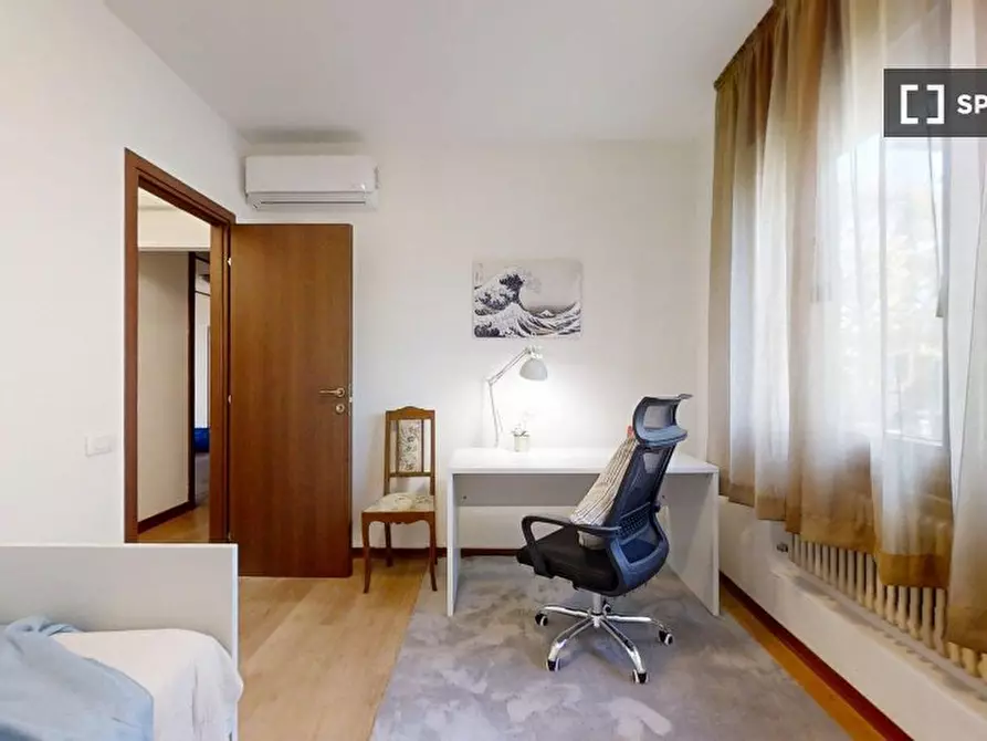 Immagine 3 di Camera condivisa in affitto  in VIA CERNAIA a Padova