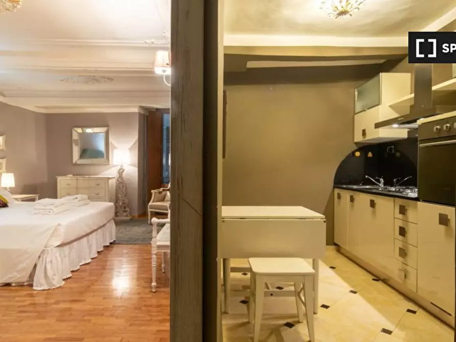 Immagine 10 di Appartamento in affitto  in Via dei Castellani a Firenze