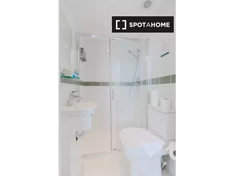 Immagine 15 di Ufficio in affitto  in Nevern Rd a Kensington