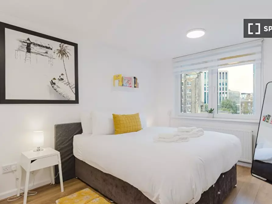 Immagine 2 di Appartamento in affitto  in Lamb's Passage a Islington