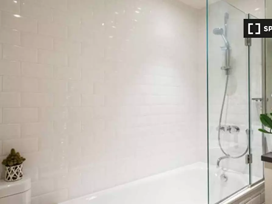 Immagine 6 di Appartamento in affitto  in Ladbroke Grove a Kensington