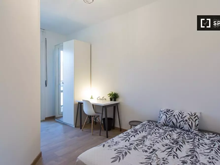 Immagine 2 di Camera condivisa in affitto  in Via Donatello a Milano