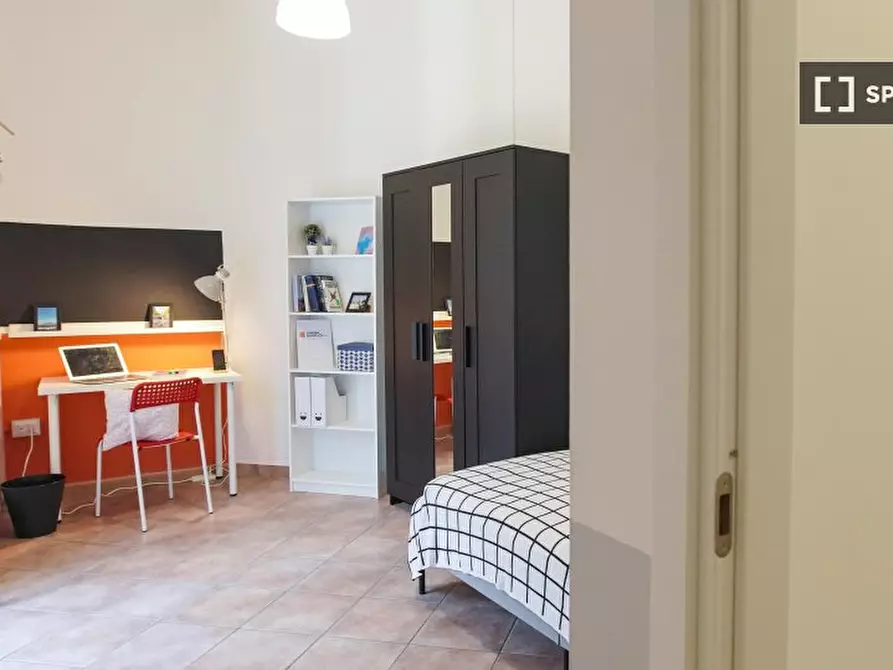 Immagine 6 di Camera condivisa in affitto  in Via Pignasecca n. a Napoli