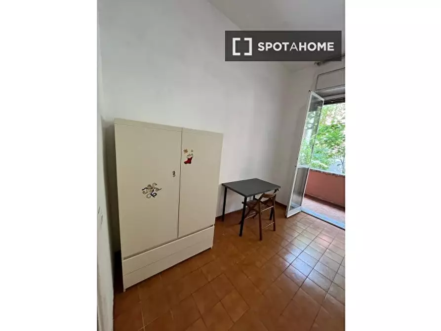 Immagine 7 di Camera condivisa in affitto  in Via Valdinievole a Roma