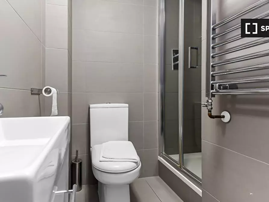 Immagine 9 di Appartamento in affitto  in Tottenham St a Camden Town