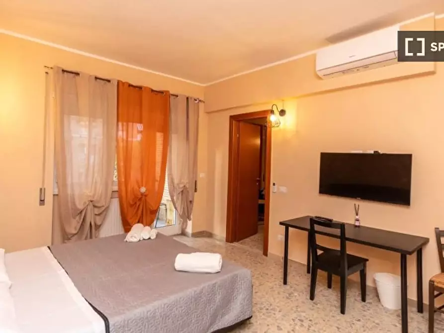 Immagine 7 di Appartamento in affitto  in Via Oderisi da Gubbio a Roma