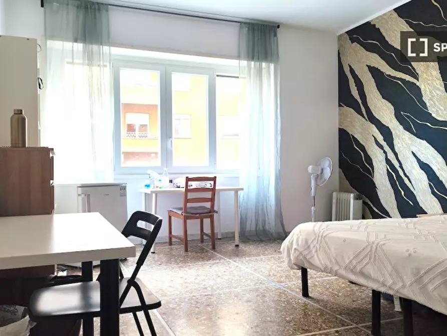 Immagine 2 di Camera condivisa in affitto  in Circonvallazione Nomentana a Roma