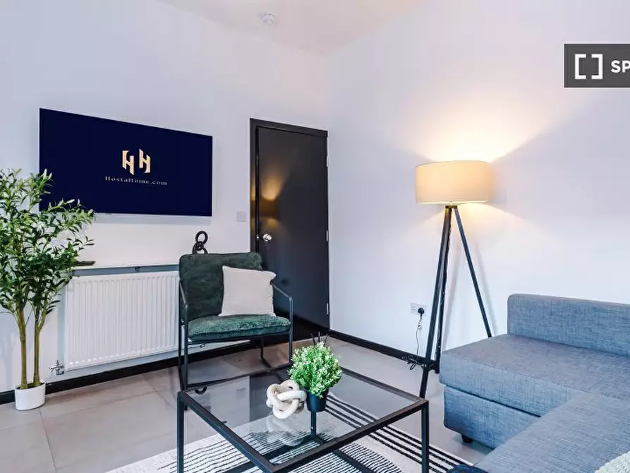 Immagine 18 di Appartamento in affitto  in Alpha St a 