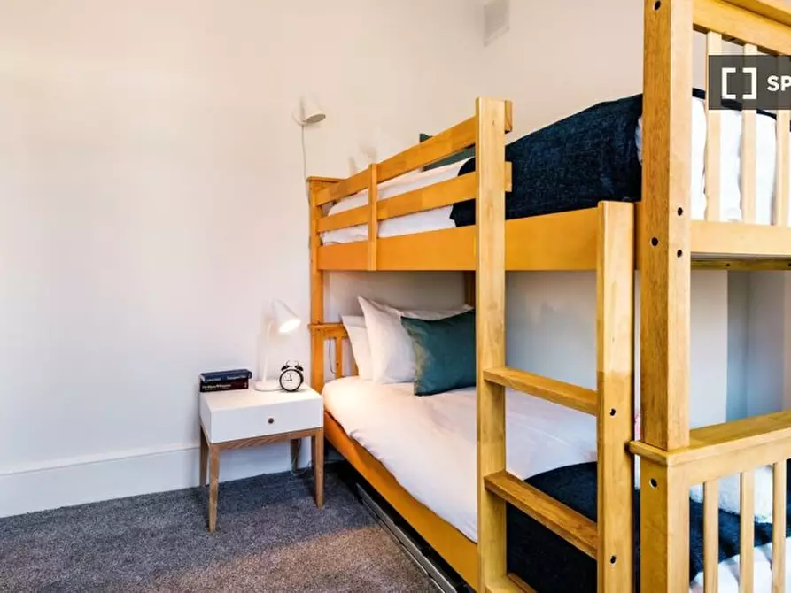 Immagine 15 di Appartamento in affitto  in Longridge Road a Kensington