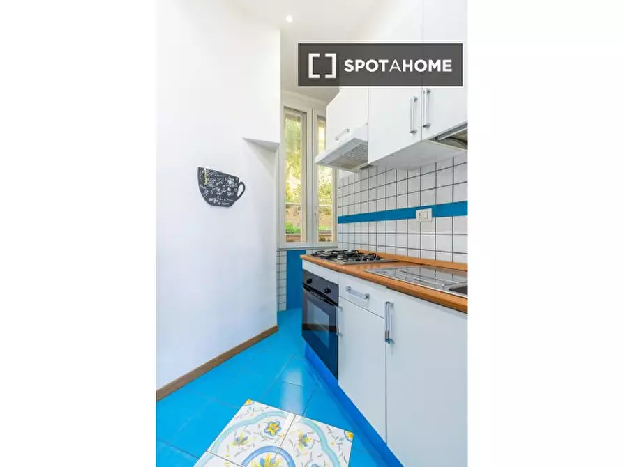 Immagine 7 di Appartamento in affitto  in Piazza San Luigi a Napoli