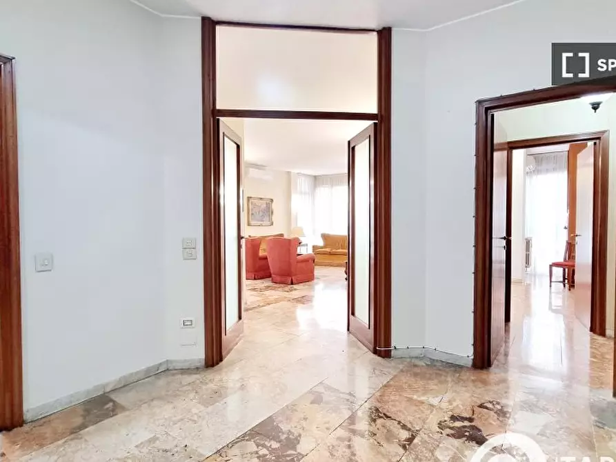 Immagine 2 di Appartamento in affitto  in Via Roncaglia a Milano