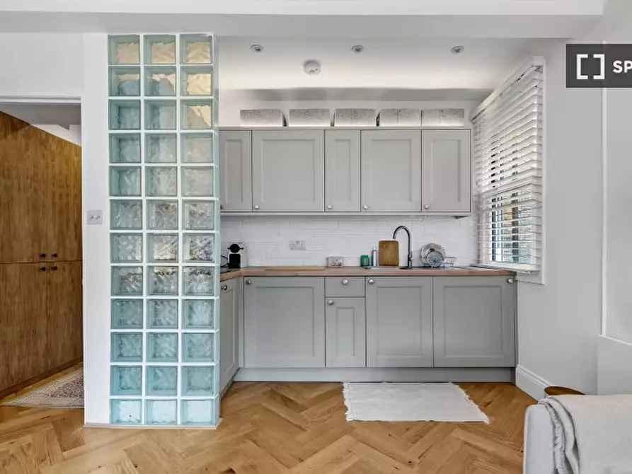 Immagine 3 di Appartamento in affitto  in Coniger Road a Hammersmith