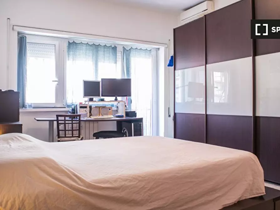 Immagine 19 di Camera condivisa in affitto  in Via Baldo degli Ubaldi a Roma