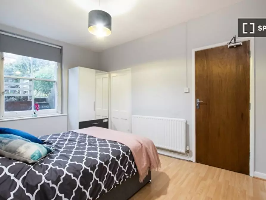 Immagine 2 di Camera condivisa in affitto  in Burnley Rd a Lambeth