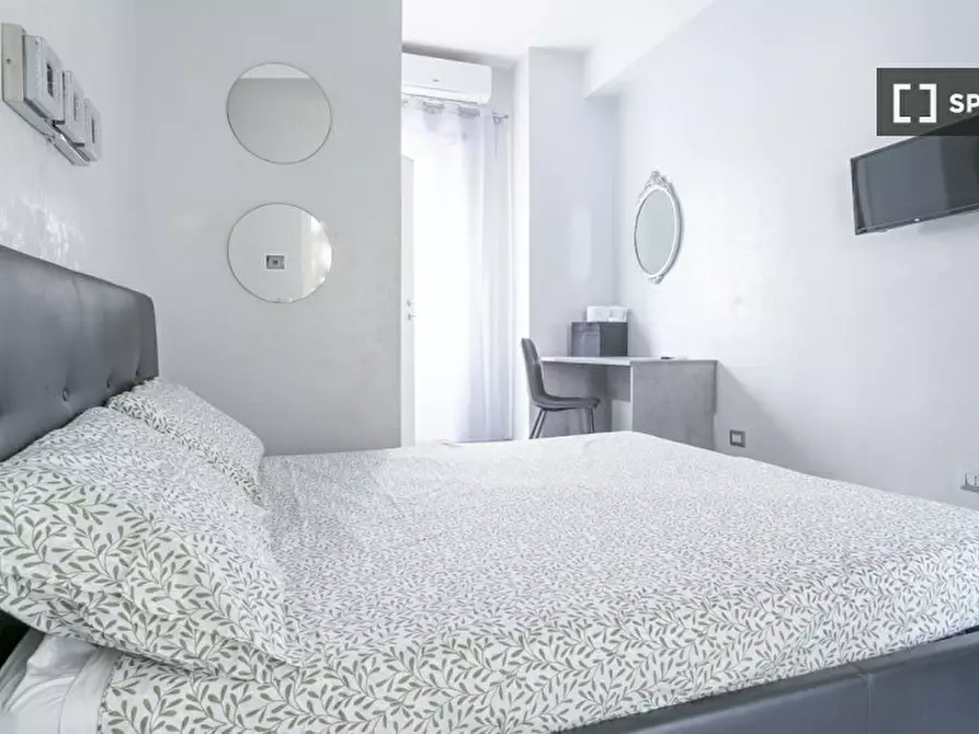 Immagine 3 di Camera condivisa in affitto  in Via Giasone a Roma