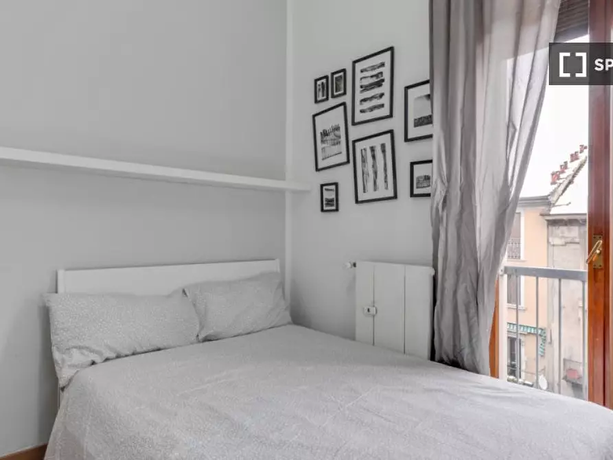 Immagine 3 di Camera condivisa in affitto  in Via Curtatone a Milano