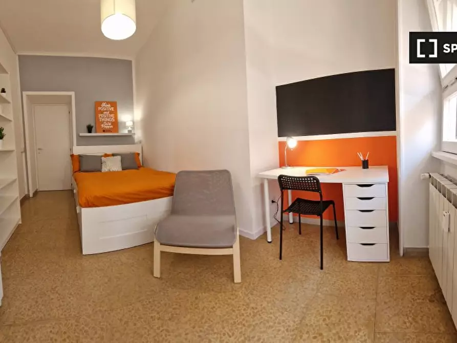 Immagine 4 di Camera condivisa in affitto  in Lungotevere di Pietra Papa a Roma