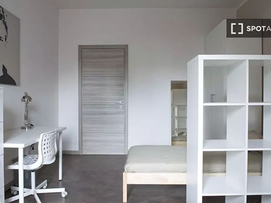 Immagine 12 di Camera condivisa in affitto  in Largo Domodossola a Milano