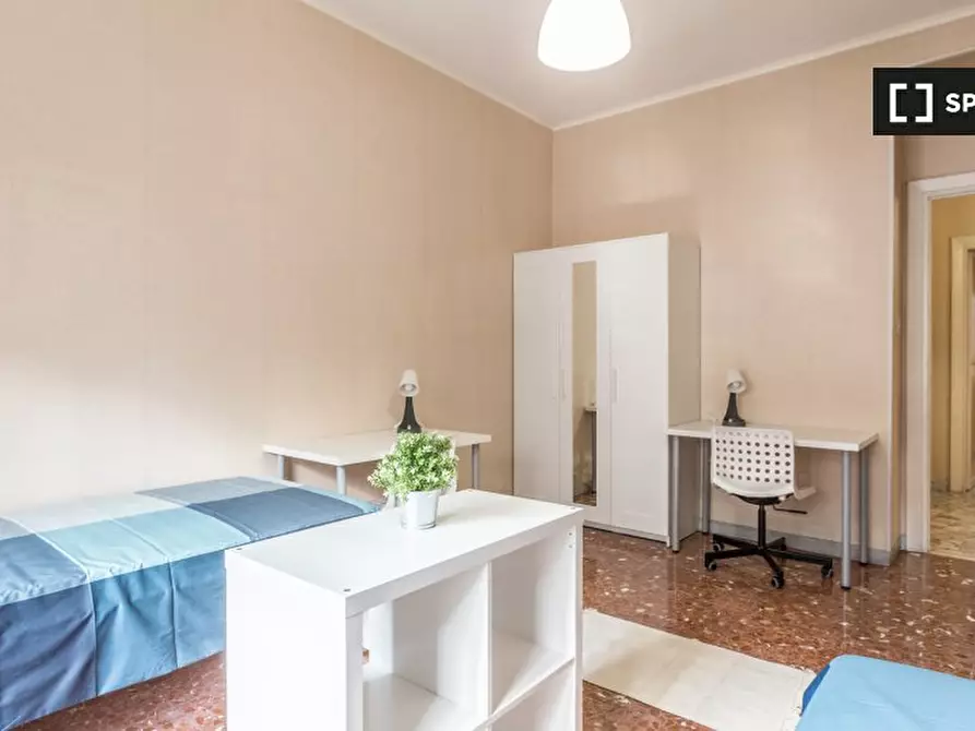 Immagine 8 di Camera condivisa in affitto  in Via Statilio Ottato a Roma