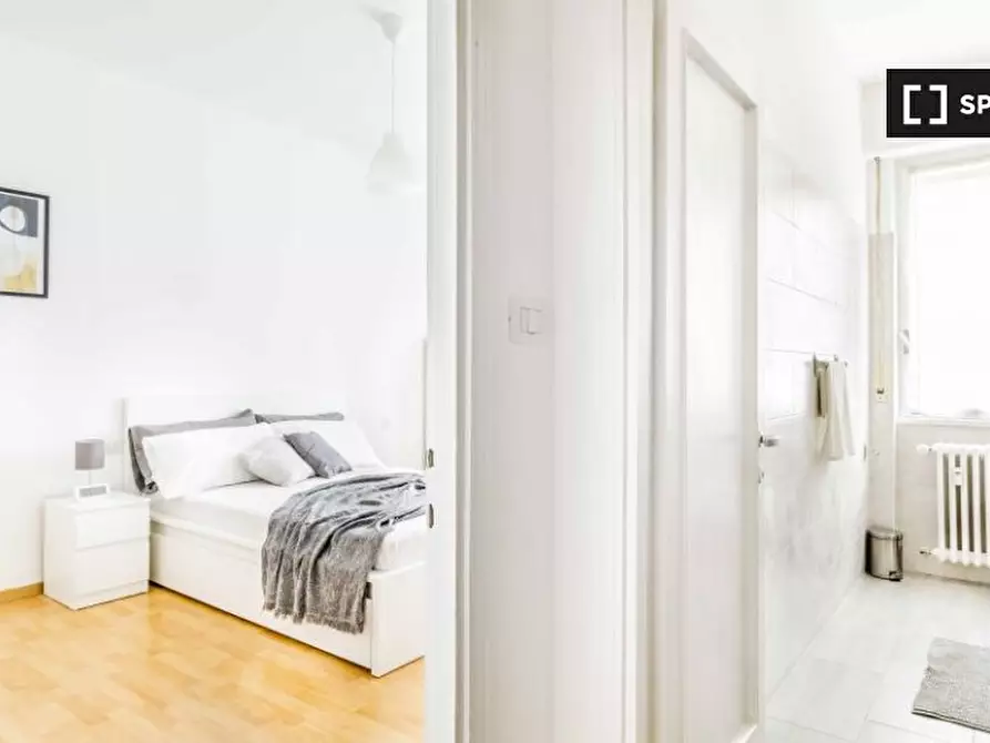 Immagine 5 di Camera condivisa in affitto  in Via degli Astri a Milano