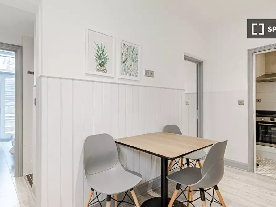 Immagine 8 di Appartamento in affitto  in Apartment a Kensington