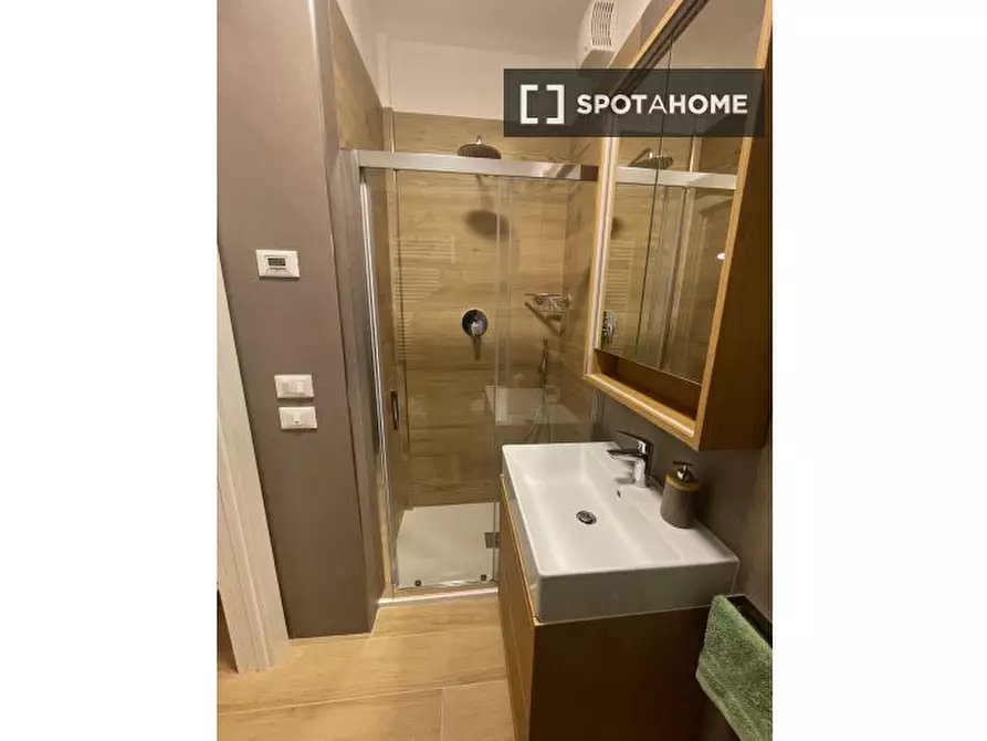 Immagine 10 di Ufficio in affitto  in Via Mascarella a Bologna