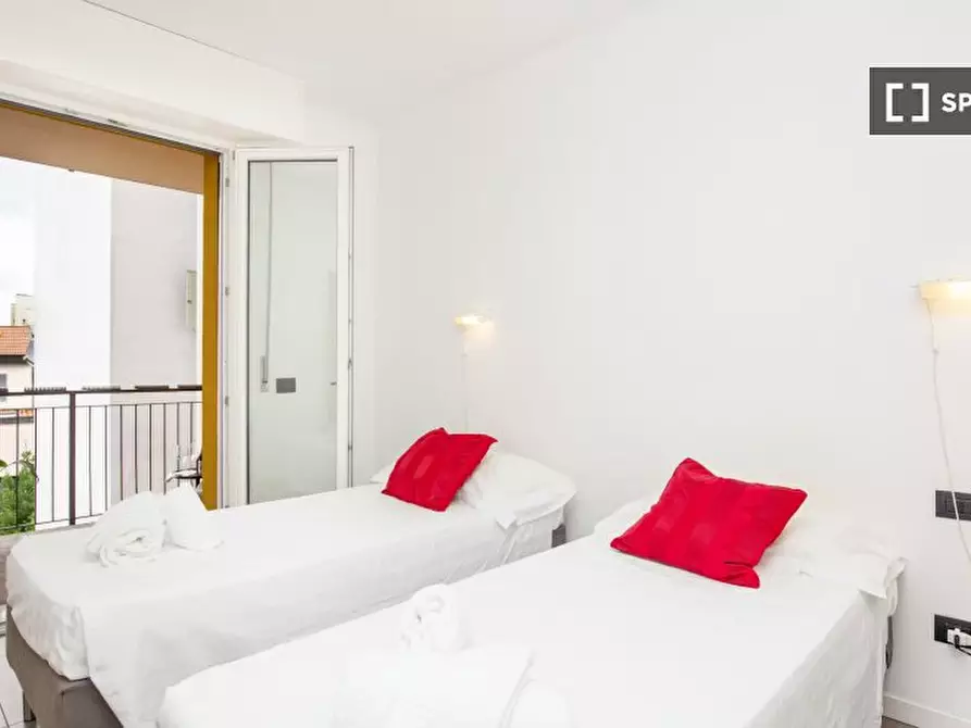 Immagine 2 di Camera condivisa in affitto  in Via Luigi Mercantini a Milano