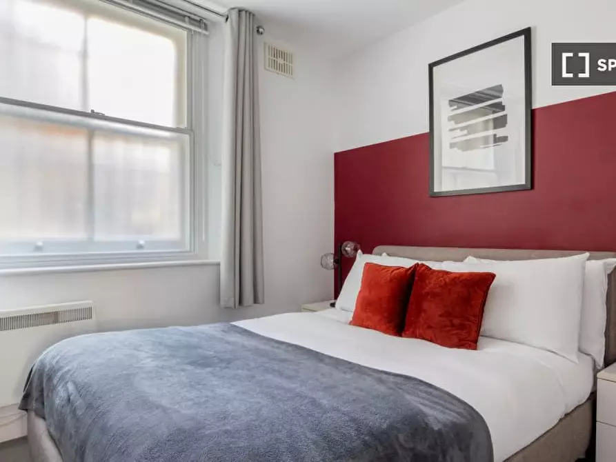 Immagine 8 di Appartamento in affitto  in Aldersgate St a Islington