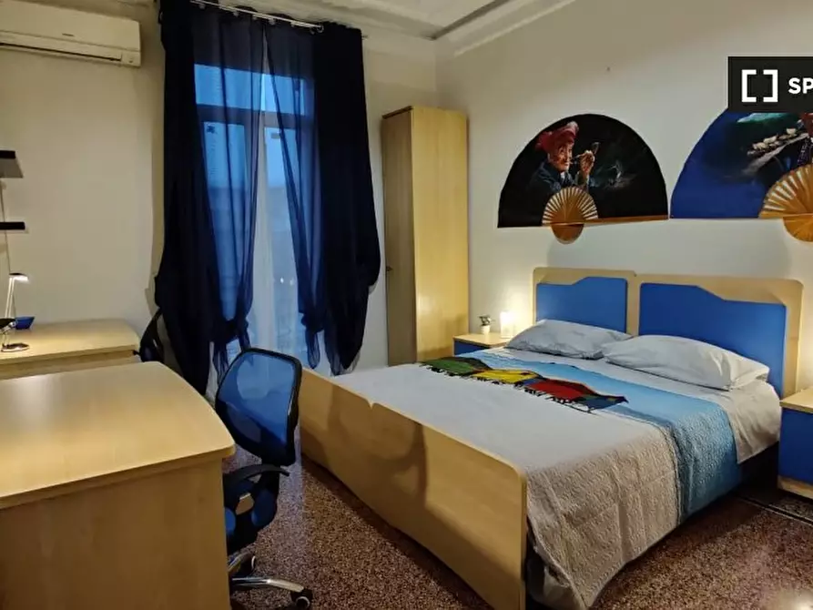 Immagine 16 di Camera condivisa in affitto  in Via Montevideo a Genova