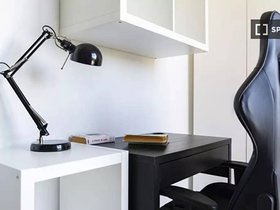 Immagine 2 di Camera condivisa in affitto  in Via Vettabbia a Milano