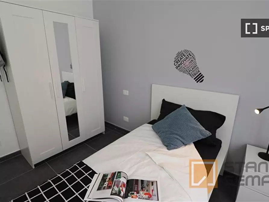 Immagine 2 di Camera condivisa in affitto  in Corso Peschiera a Torino